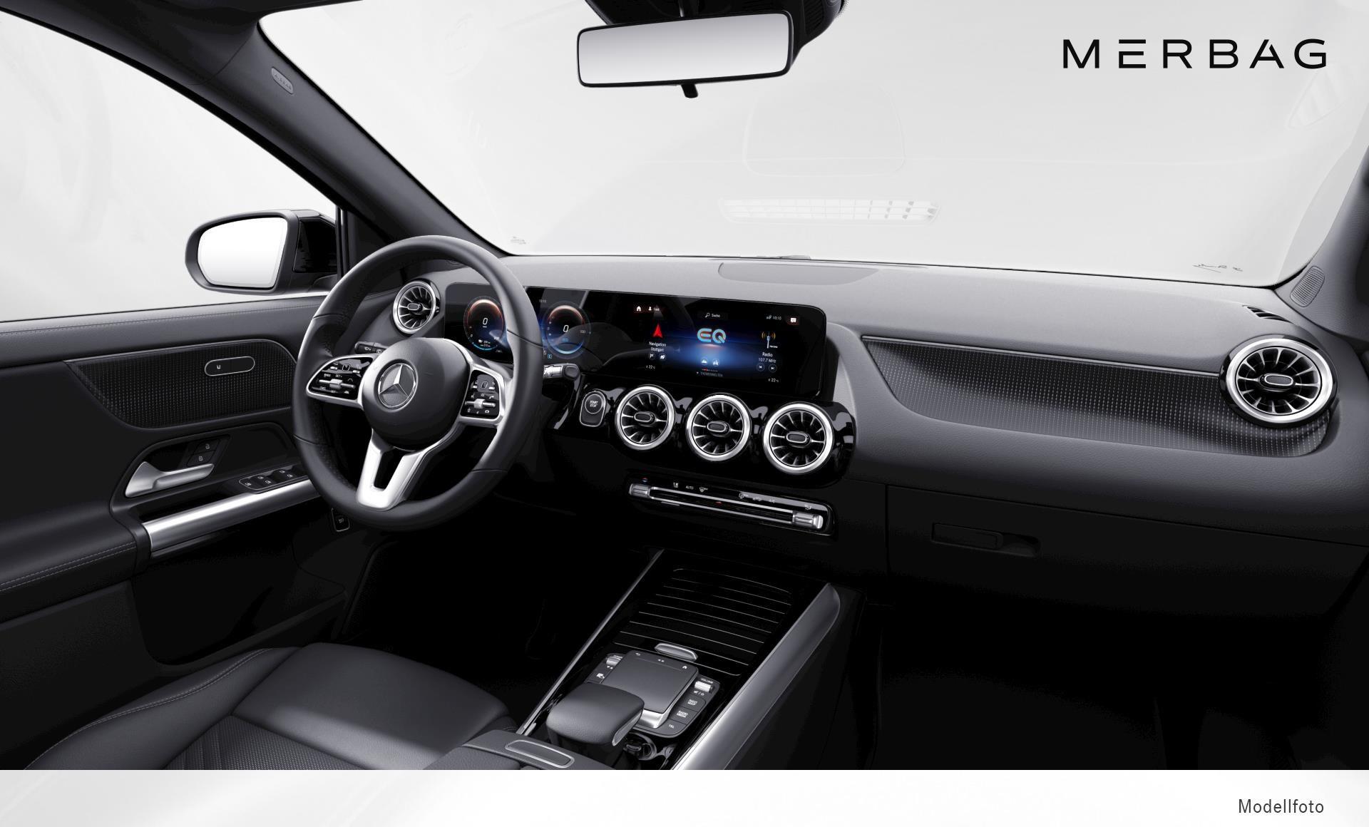 Mercedes-Benz - EQA 300 4Matic / Distronic